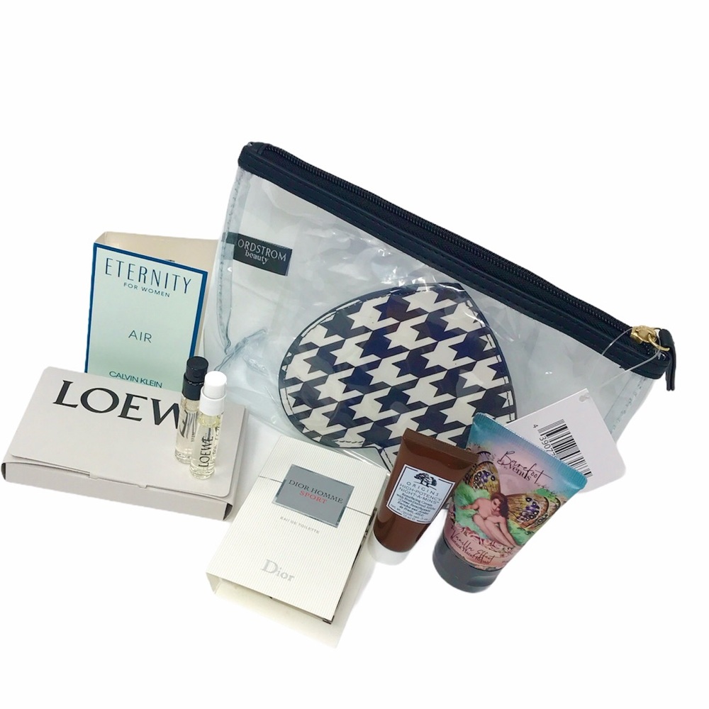 NWT Nordstrom Clear Make Up Bag